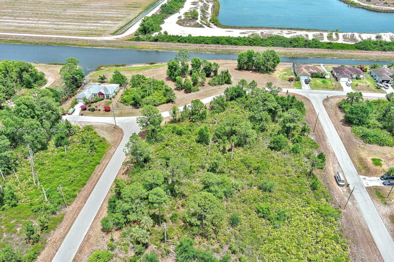 Real estate property located at 1104 Naples Ave, Lee, Lehigh Acres, Lehigh Acres, FL