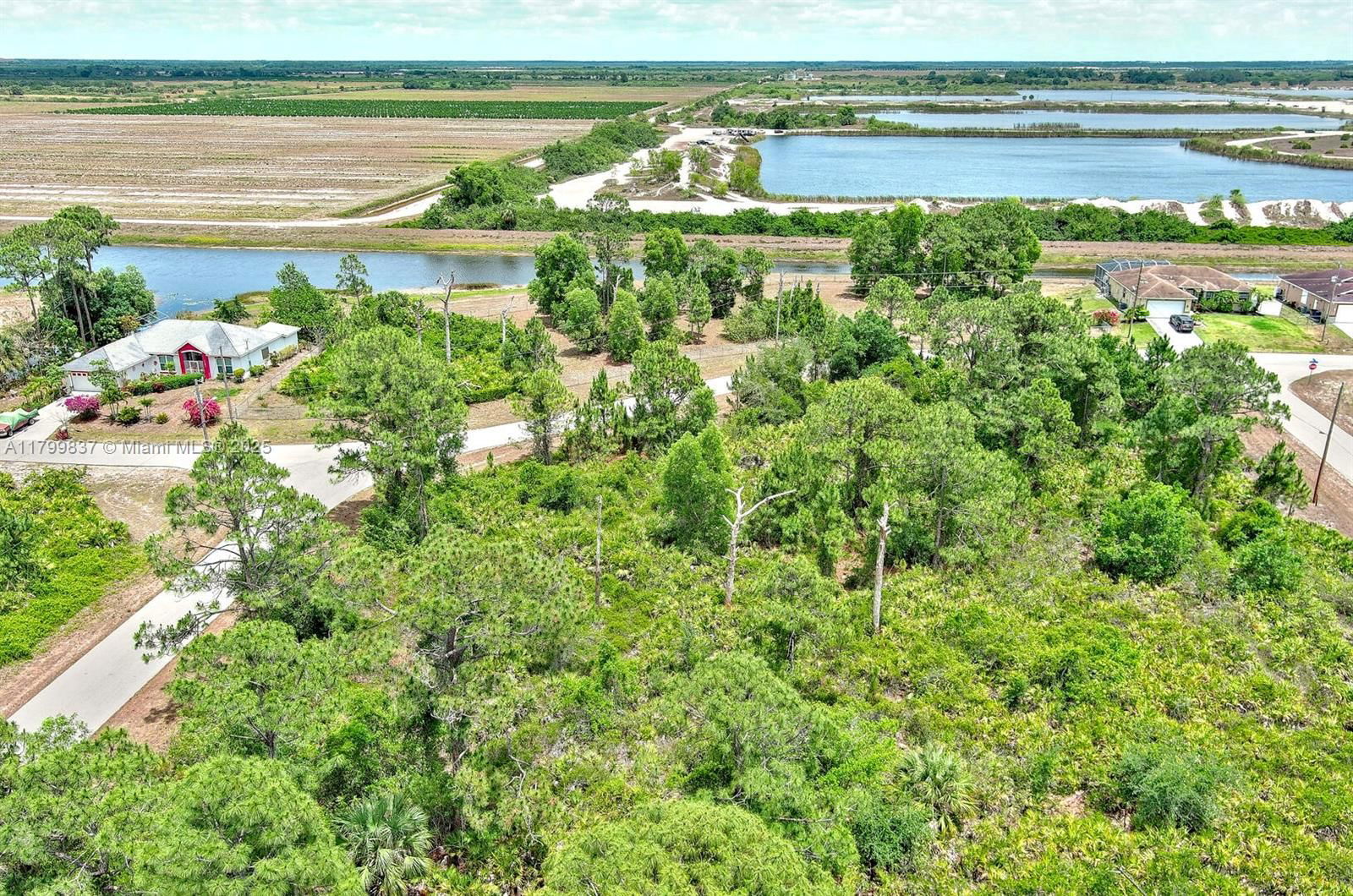 Real estate property located at 1104 Naples Ave, Lee, Lehigh Acres, Lehigh Acres, FL