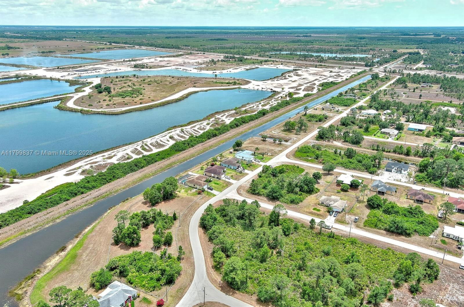 Real estate property located at 1104 Naples Ave, Lee, Lehigh Acres, Lehigh Acres, FL
