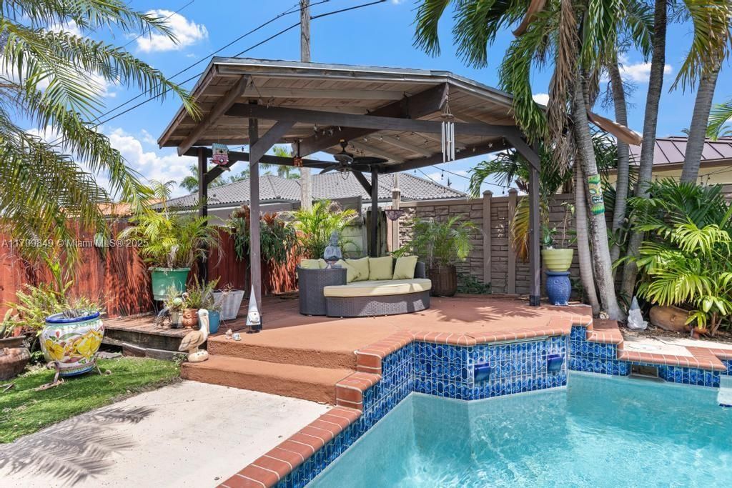 Real estate property located at 8721 170th Ter, Miami-dade, Royal Landings, Hialeah, FL