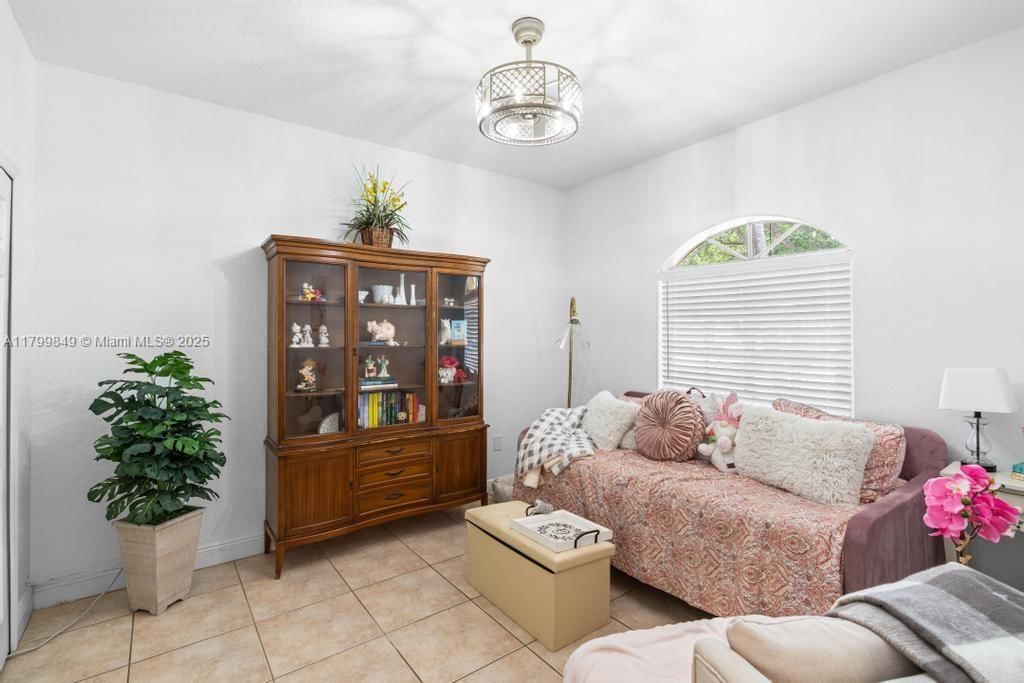 Real estate property located at 8721 170th Ter, Miami-dade, Royal Landings, Hialeah, FL