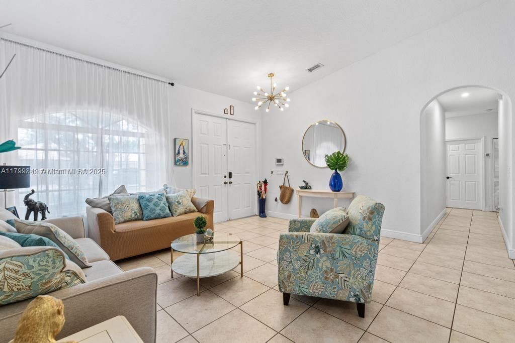 Real estate property located at 8721 170th Ter, Miami-dade, Royal Landings, Hialeah, FL