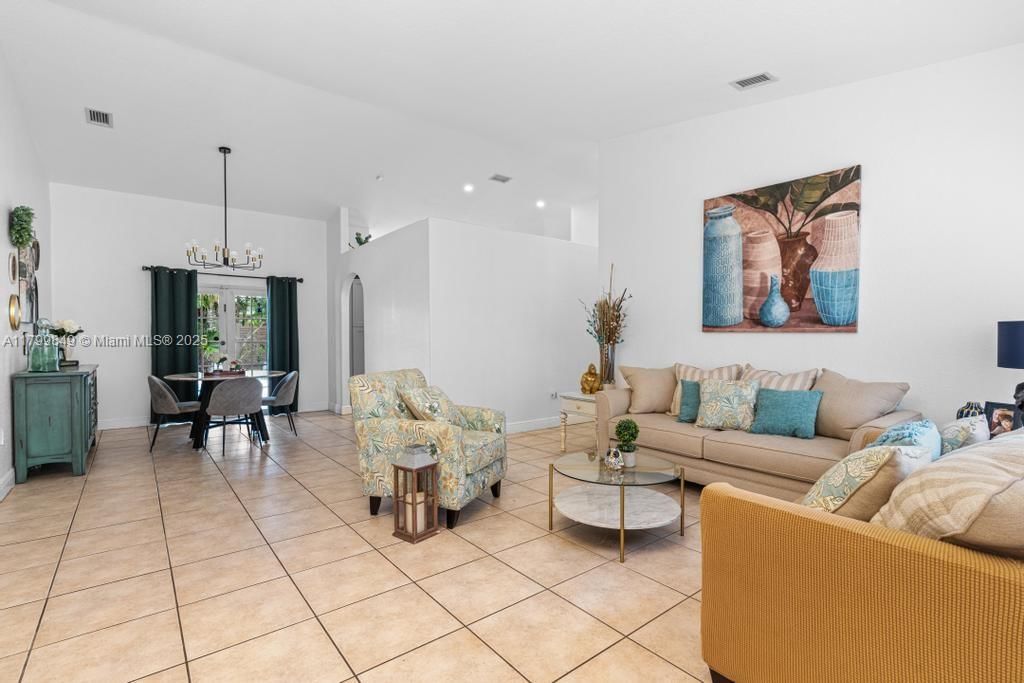 Real estate property located at 8721 170th Ter, Miami-dade, Royal Landings, Hialeah, FL
