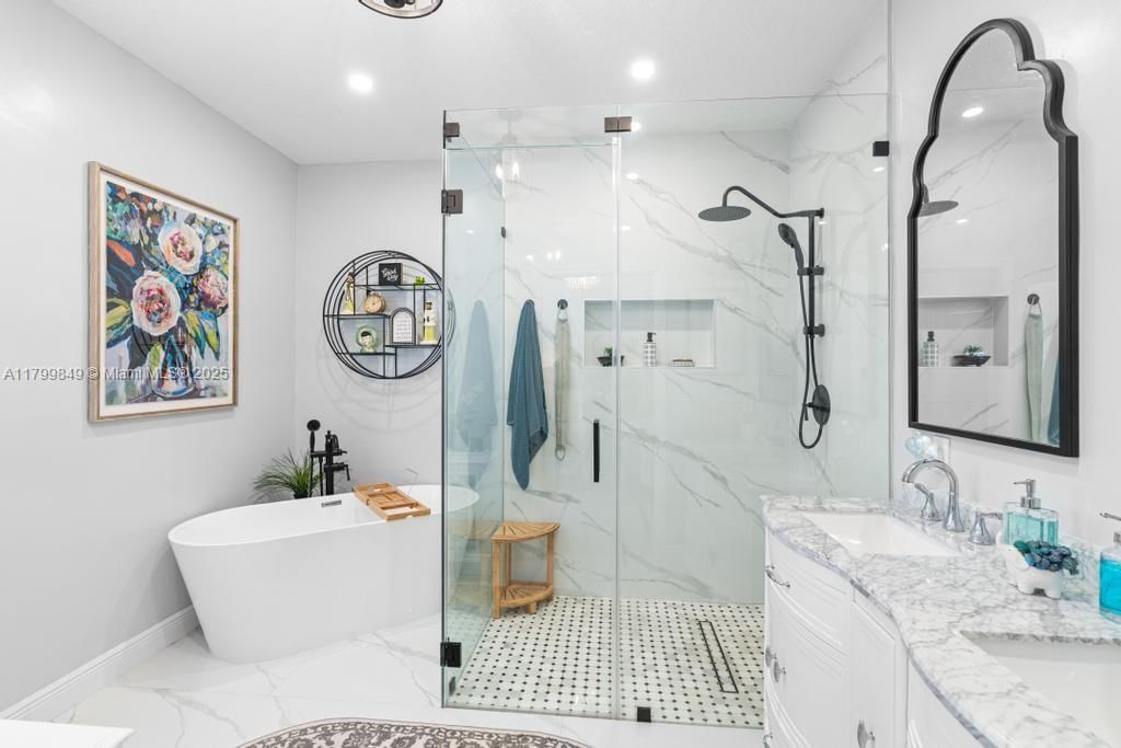 Real estate property located at 8721 170th Ter, Miami-dade, Royal Landings, Hialeah, FL