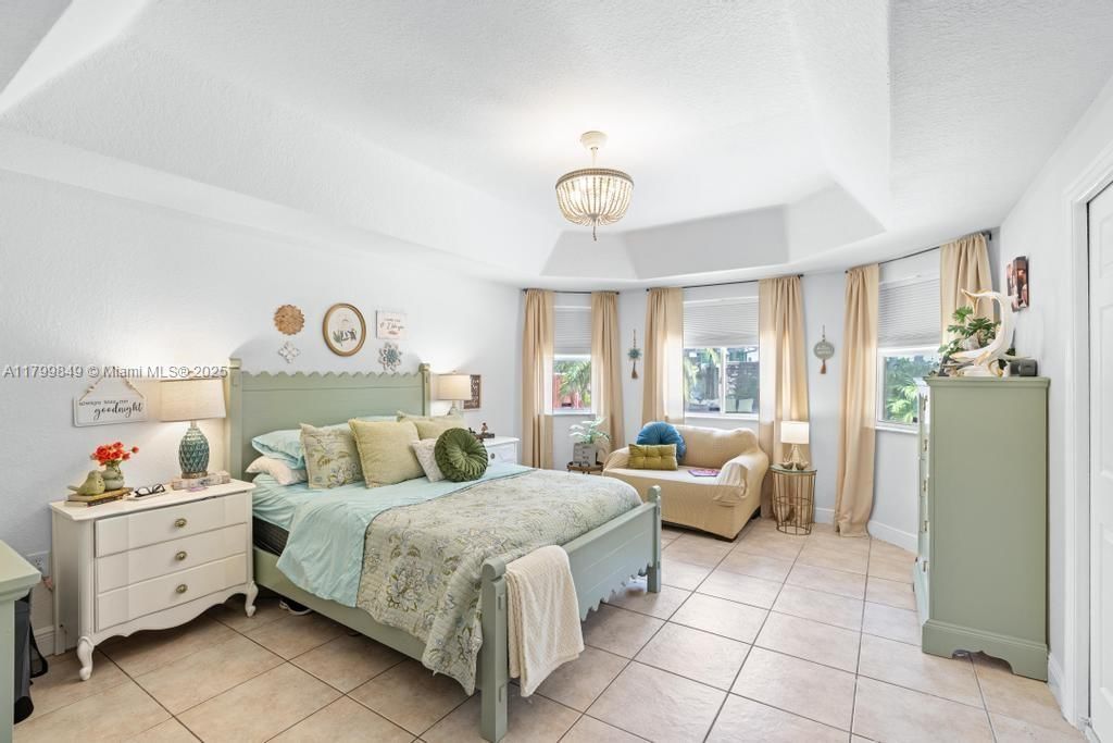 Real estate property located at 8721 170th Ter, Miami-dade, Royal Landings, Hialeah, FL