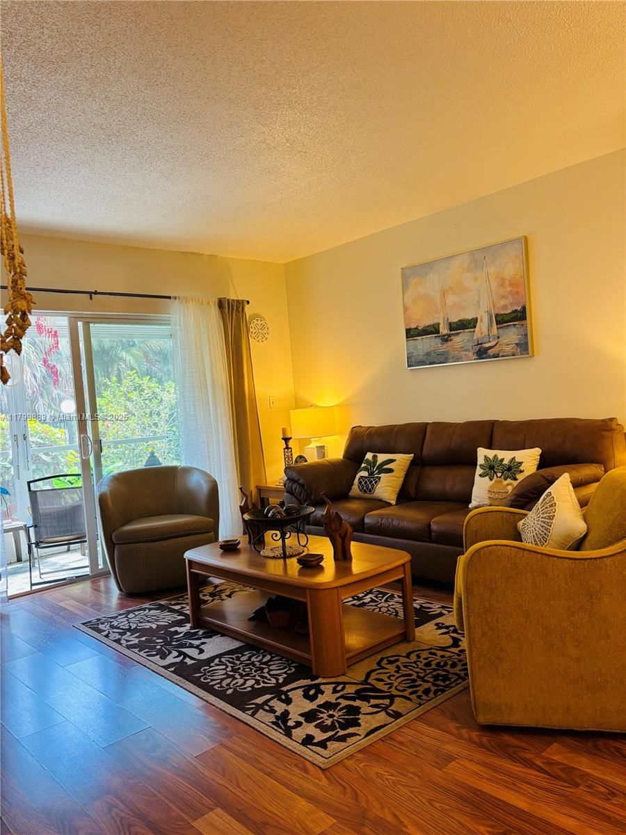 Real estate property located at 940 Hillcrest Ct #112, Broward, Hillcrest Country Club Co, Hollywood, FL