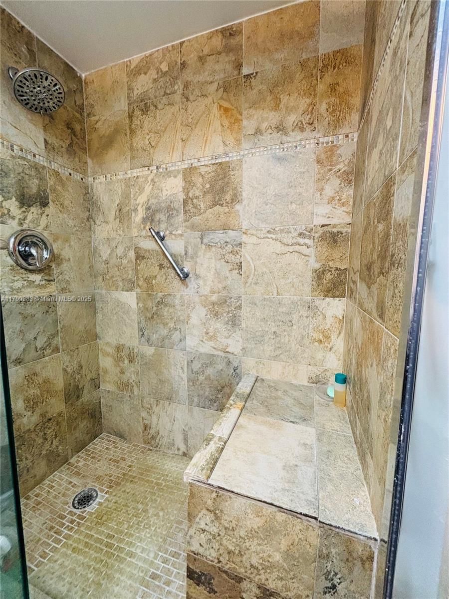 Real estate property located at 940 Hillcrest Ct #112, Broward, Hillcrest Country Club Co, Hollywood, FL
