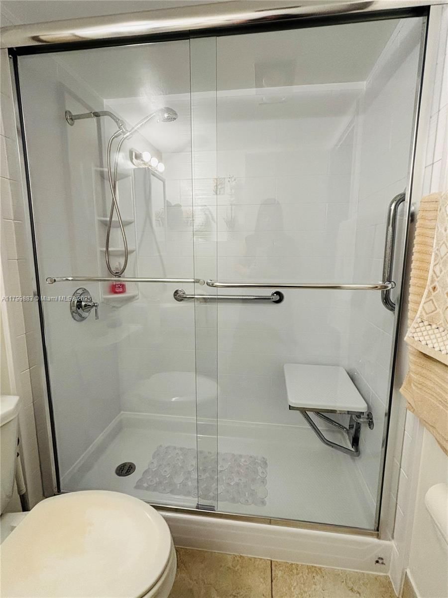 Real estate property located at 940 Hillcrest Ct #112, Broward, Hillcrest Country Club Co, Hollywood, FL