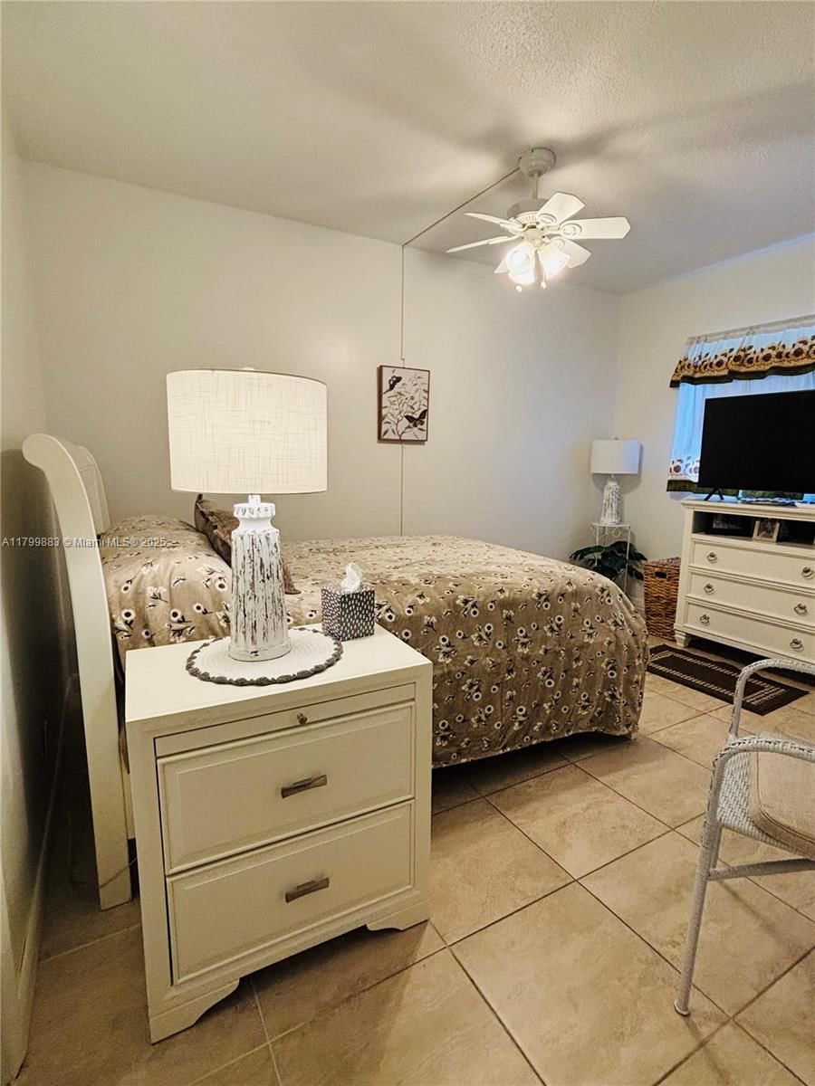 Real estate property located at 940 Hillcrest Ct #112, Broward, Hillcrest Country Club Co, Hollywood, FL
