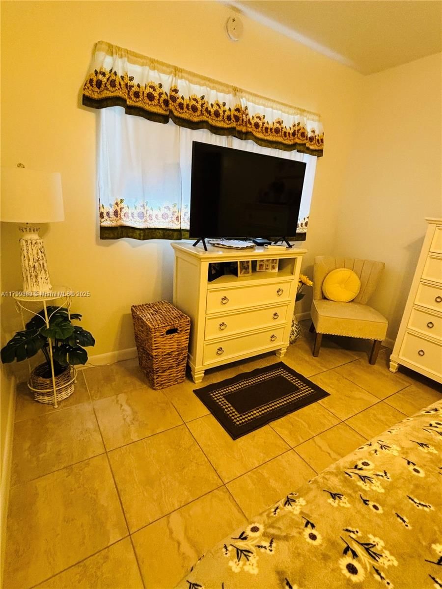 Real estate property located at 940 Hillcrest Ct #112, Broward, Hillcrest Country Club Co, Hollywood, FL
