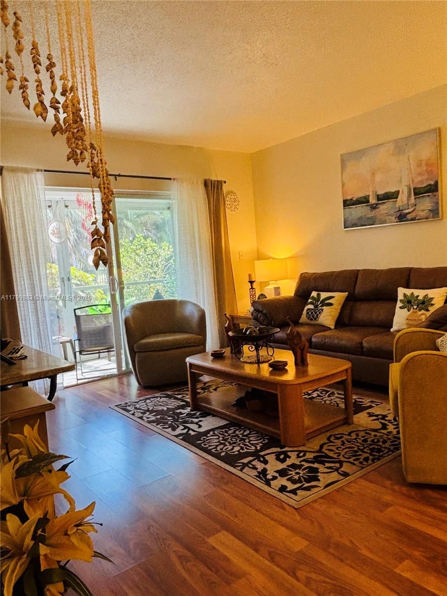 Real estate property located at 940 Hillcrest Ct #112, Broward, Hillcrest Country Club Co, Hollywood, FL
