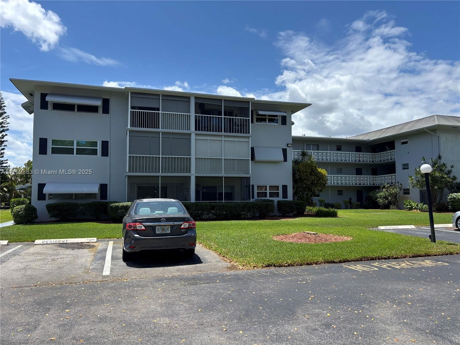Real estate property located at 940 Hillcrest Ct #112, Broward, Hillcrest Country Club Co, Hollywood, FL