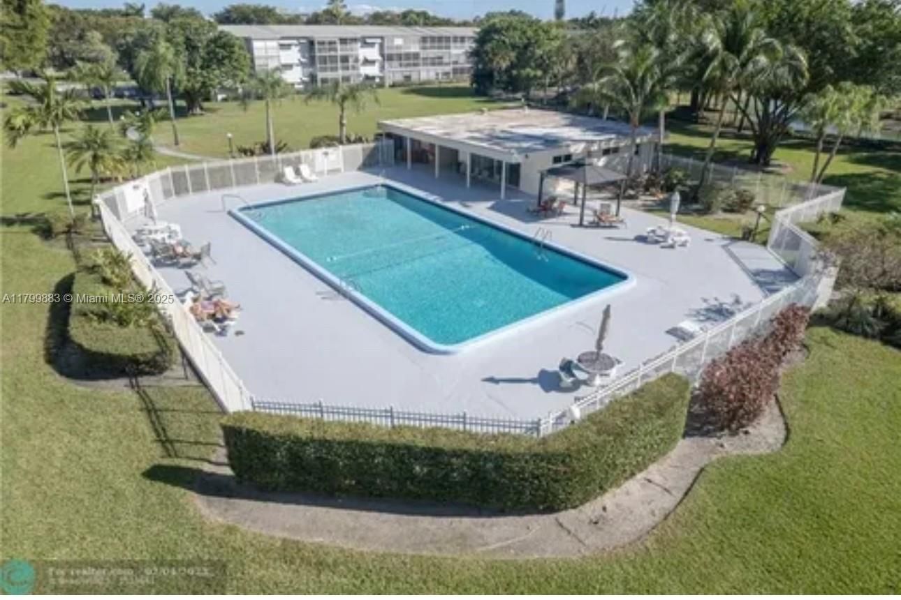 Real estate property located at 940 Hillcrest Ct #112, Broward, Hillcrest Country Club Co, Hollywood, FL