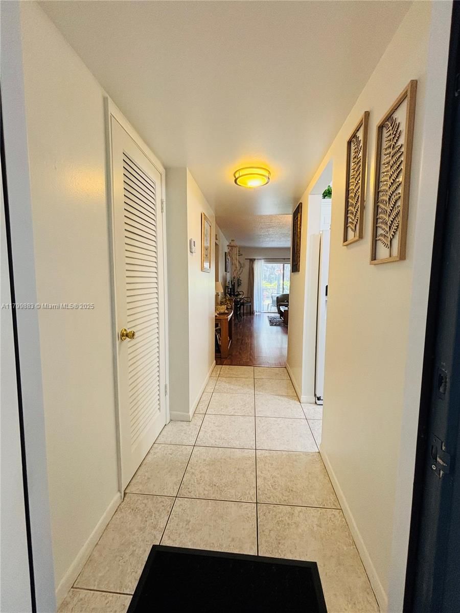 Real estate property located at 940 Hillcrest Ct #112, Broward, Hillcrest Country Club Co, Hollywood, FL