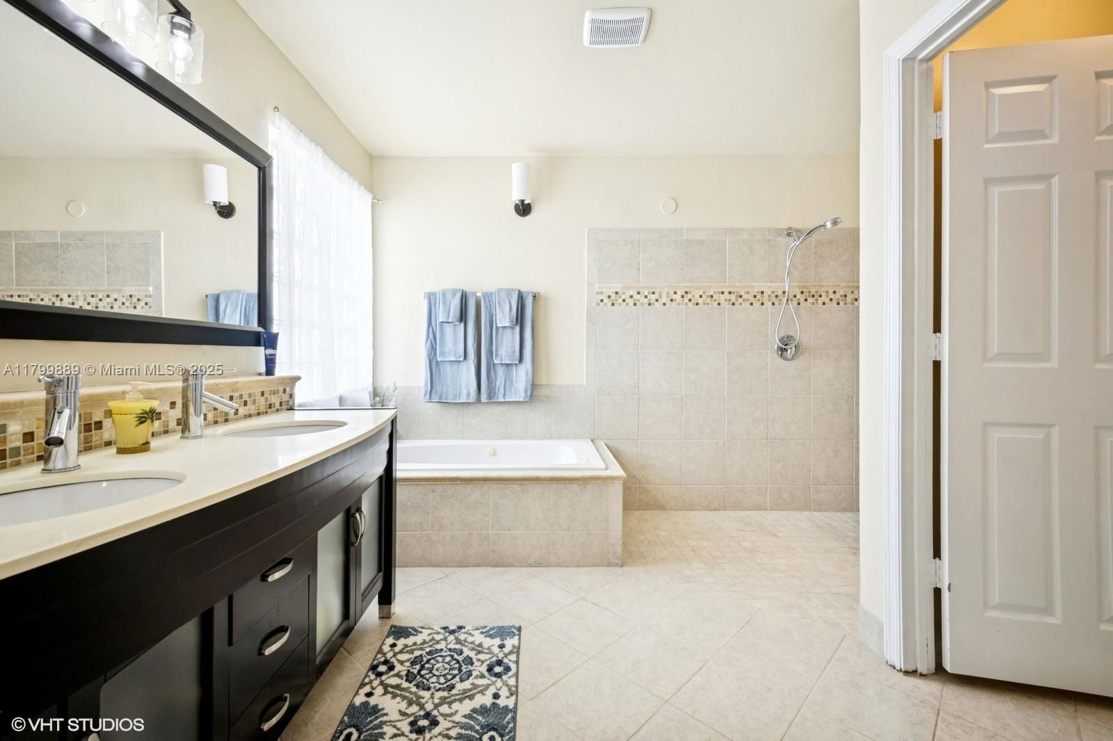 Real estate property located at 1910 183rd Ter, Broward, Silver Lakes Phase Iii, Miramar, FL