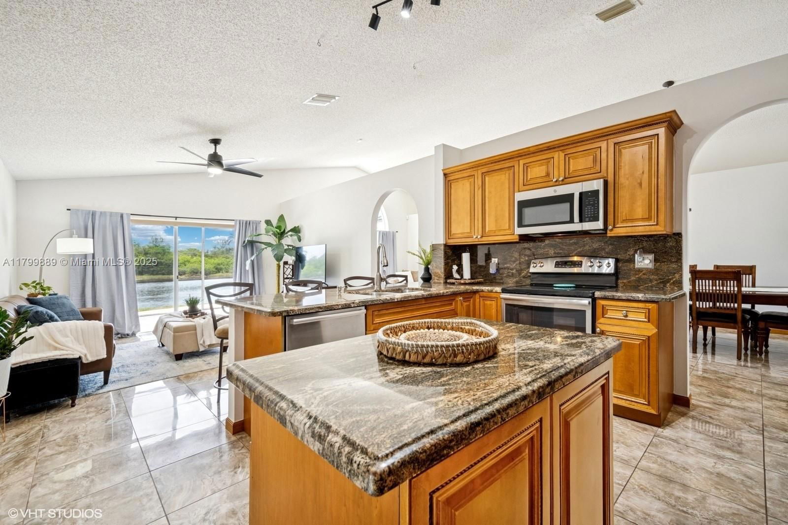 Real estate property located at 1910 183rd Ter, Broward, Silver Lakes Phase Iii, Miramar, FL