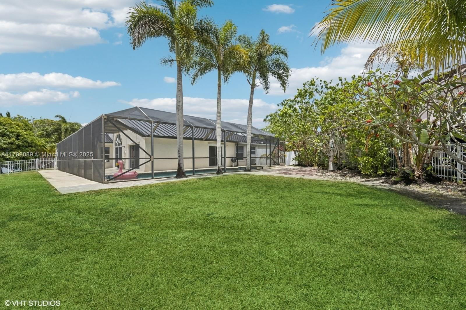 Real estate property located at 1910 183rd Ter, Broward, Silver Lakes Phase Iii, Miramar, FL