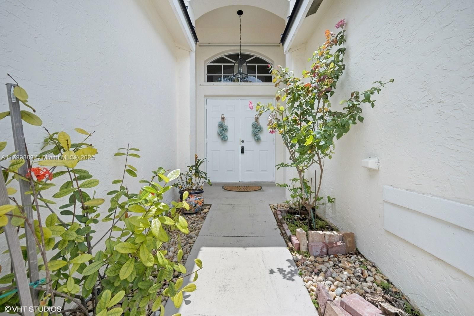 Real estate property located at 1910 183rd Ter, Broward, Silver Lakes Phase Iii, Miramar, FL