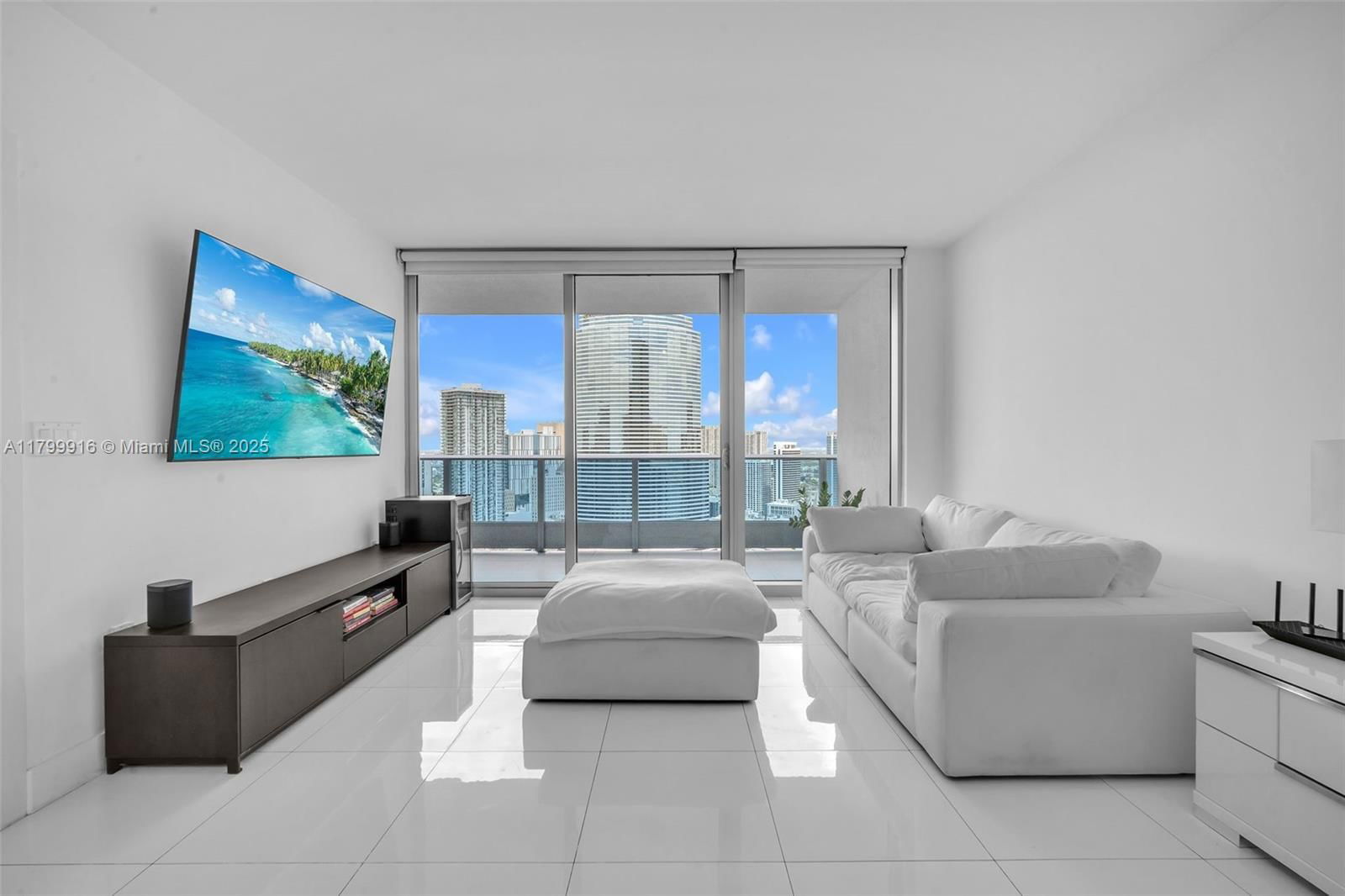 Real estate property located at 200 Biscayne Boulevard Way #4012, Miami-dade, Epic West Condo, Miami, FL