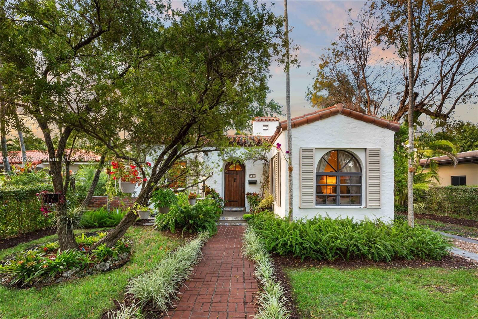 Real estate property located at 425 Cadagua Ave, Miami-dade, Coral Gables Riviera Sec, Coral Gables, FL