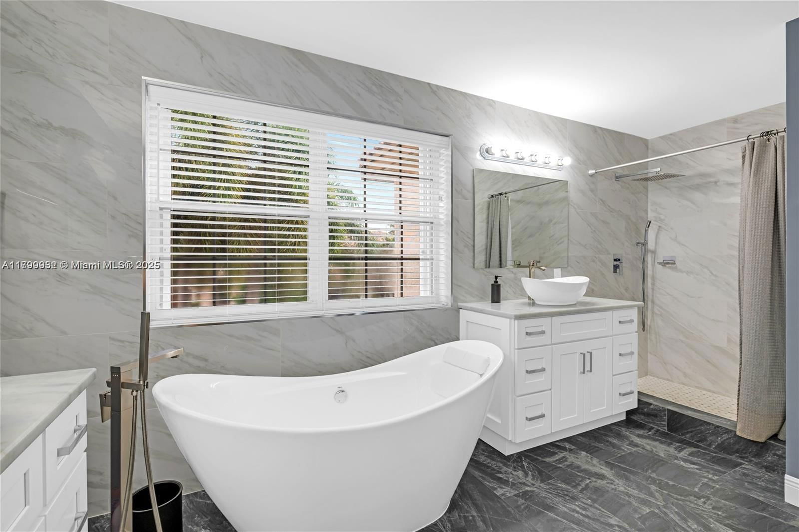 Real estate property located at 3372 179th Ave, Broward, Silver Lakes Phase Iii Re, Miramar, FL