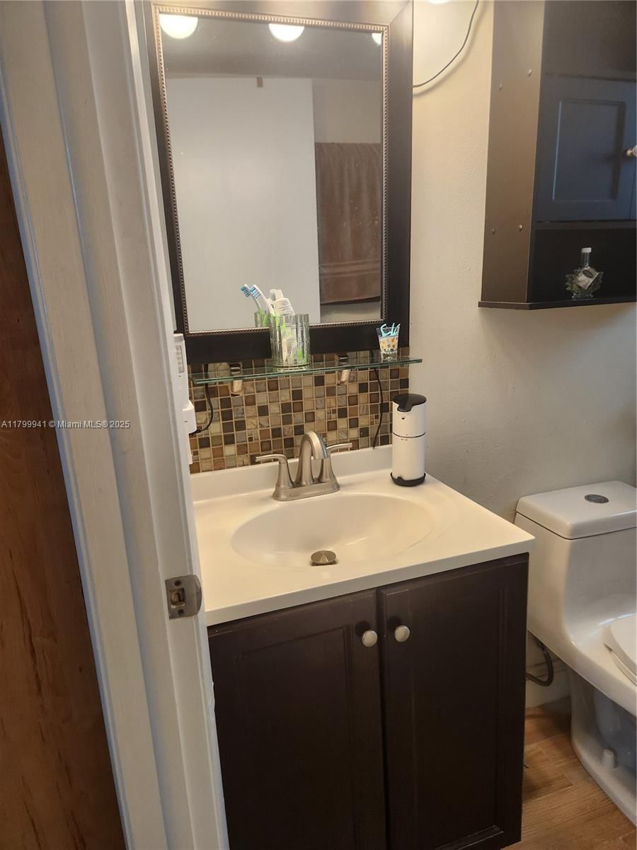 Real estate property located at 8041 Lake Dr #102, Miami-dade, Doral Court Condo, Doral, FL