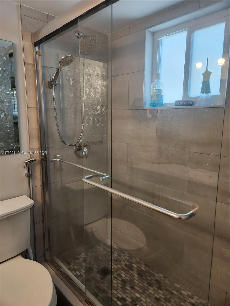 Real estate property located at 8041 Lake Dr #102, Miami-dade, Doral Court Condo, Doral, FL