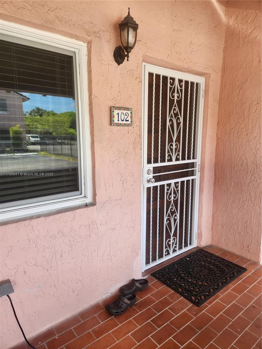 Real estate property located at 8041 Lake Dr #102, Miami-dade, Doral Court Condo, Doral, FL