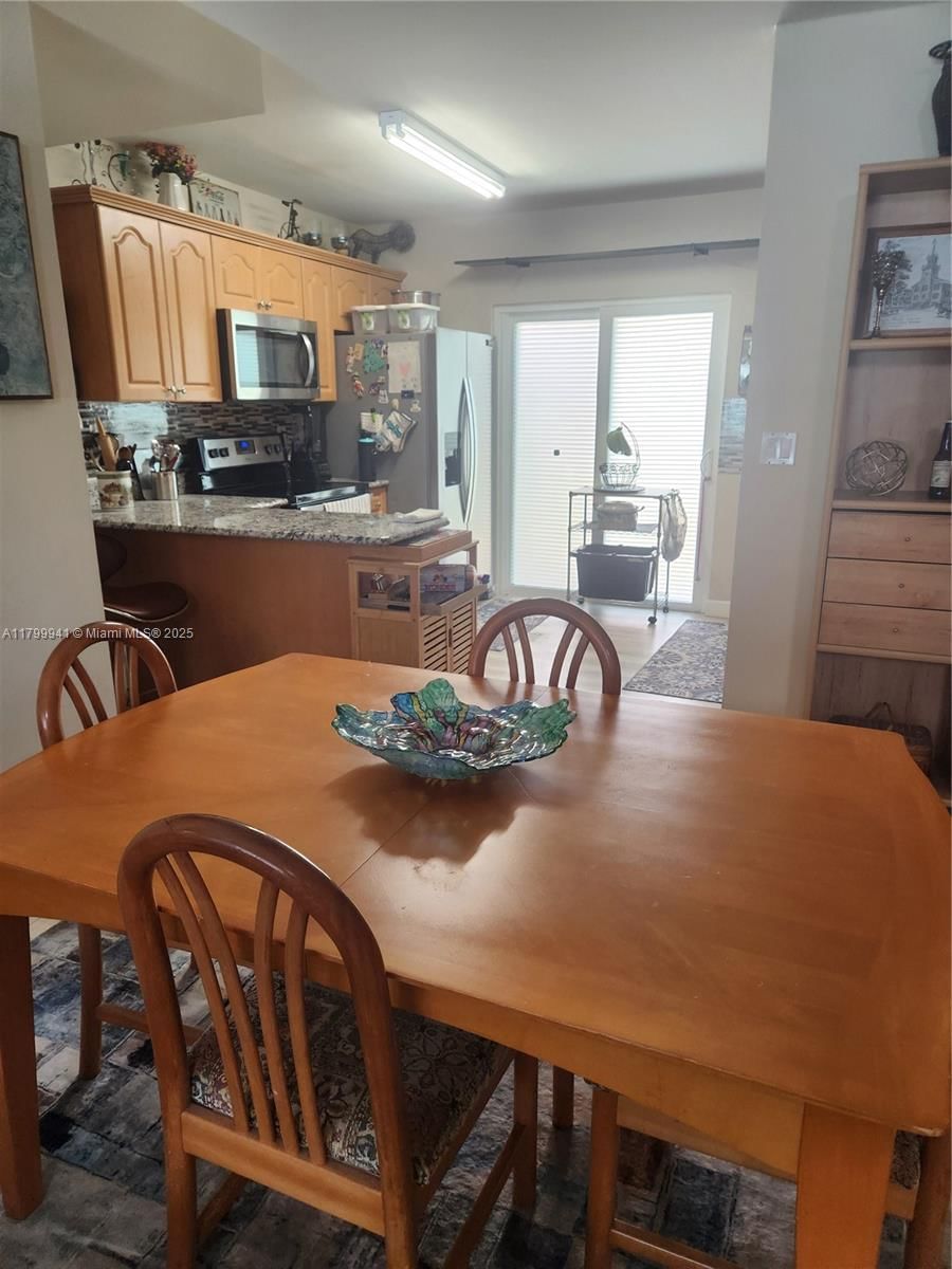 Real estate property located at 8041 Lake Dr #102, Miami-dade, Doral Court Condo, Doral, FL