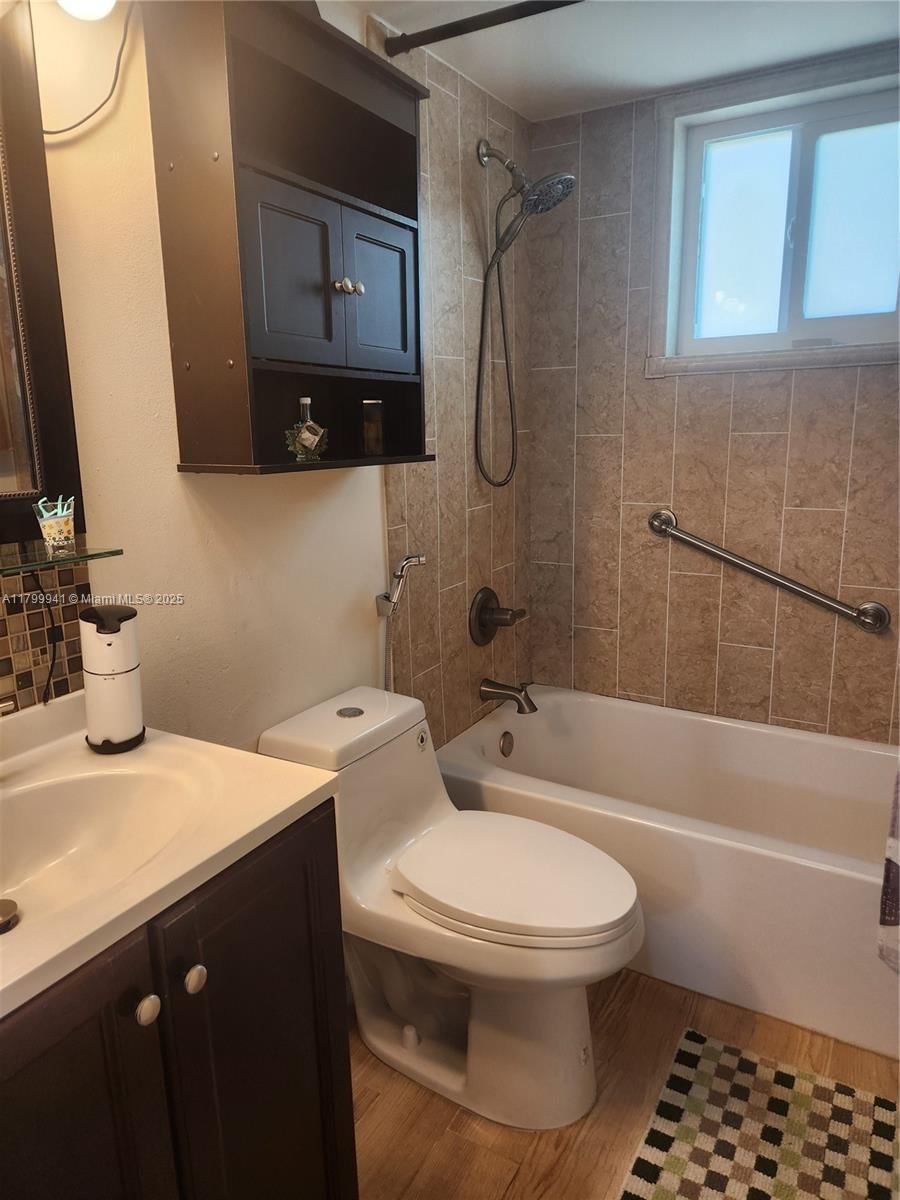 Real estate property located at 8041 Lake Dr #102, Miami-dade, Doral Court Condo, Doral, FL