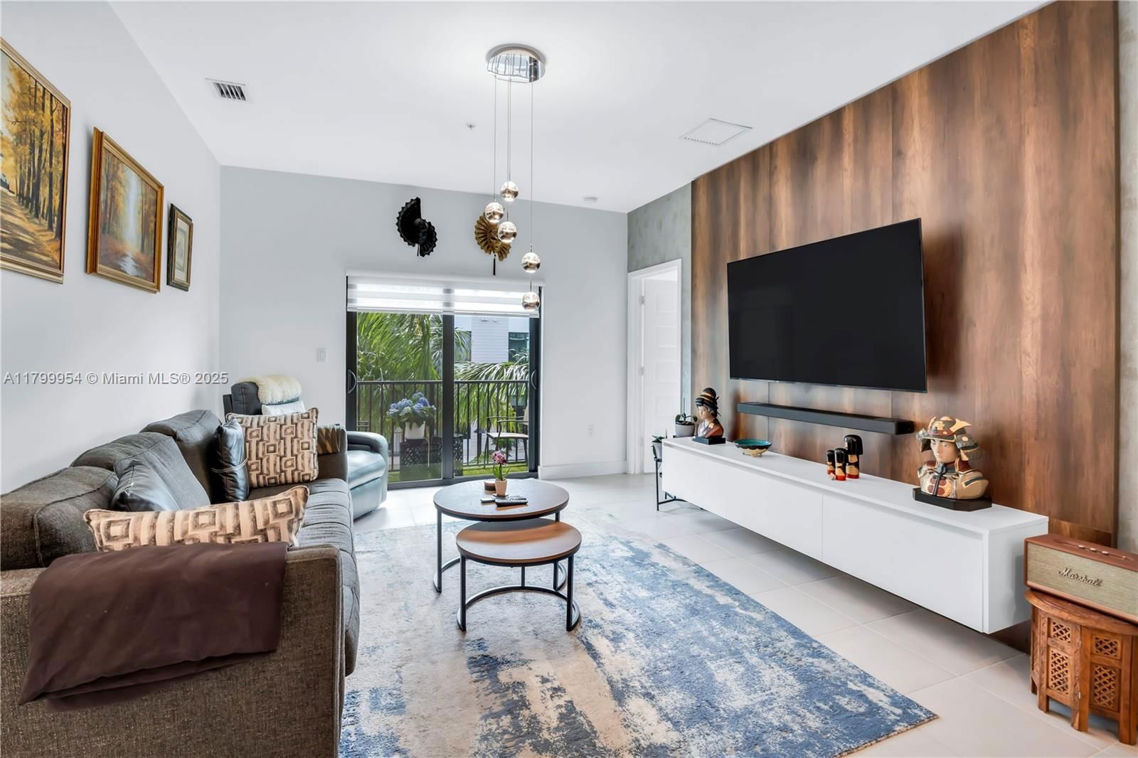 Real estate property located at 8301 41st St B-305, Miami-dade, Downtown Doral South Phas, Doral, FL