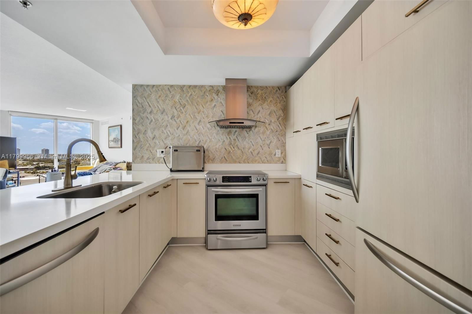 Real estate property located at 200 Sunny Isles Blvd #2-1503, Miami-dade, St Tropez On The Bay Ii C, Sunny Isles Beach, FL