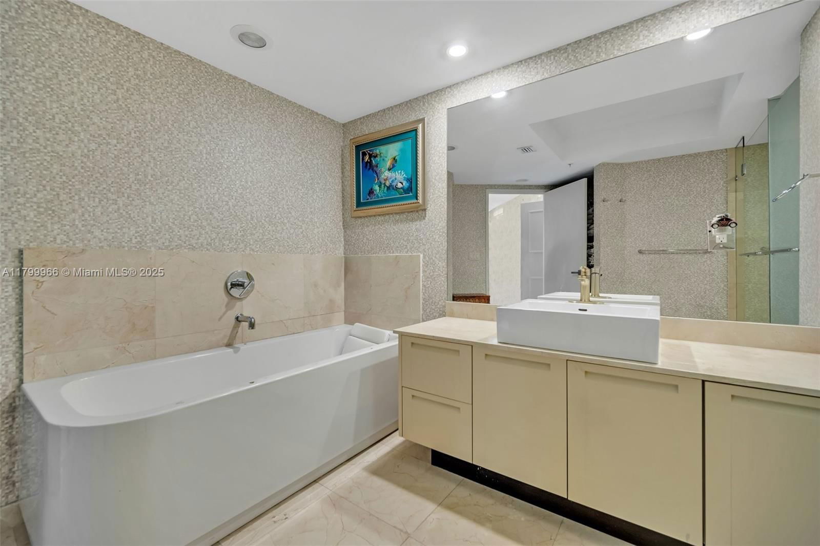Real estate property located at 200 Sunny Isles Blvd #2-1503, Miami-dade, St Tropez On The Bay Ii C, Sunny Isles Beach, FL