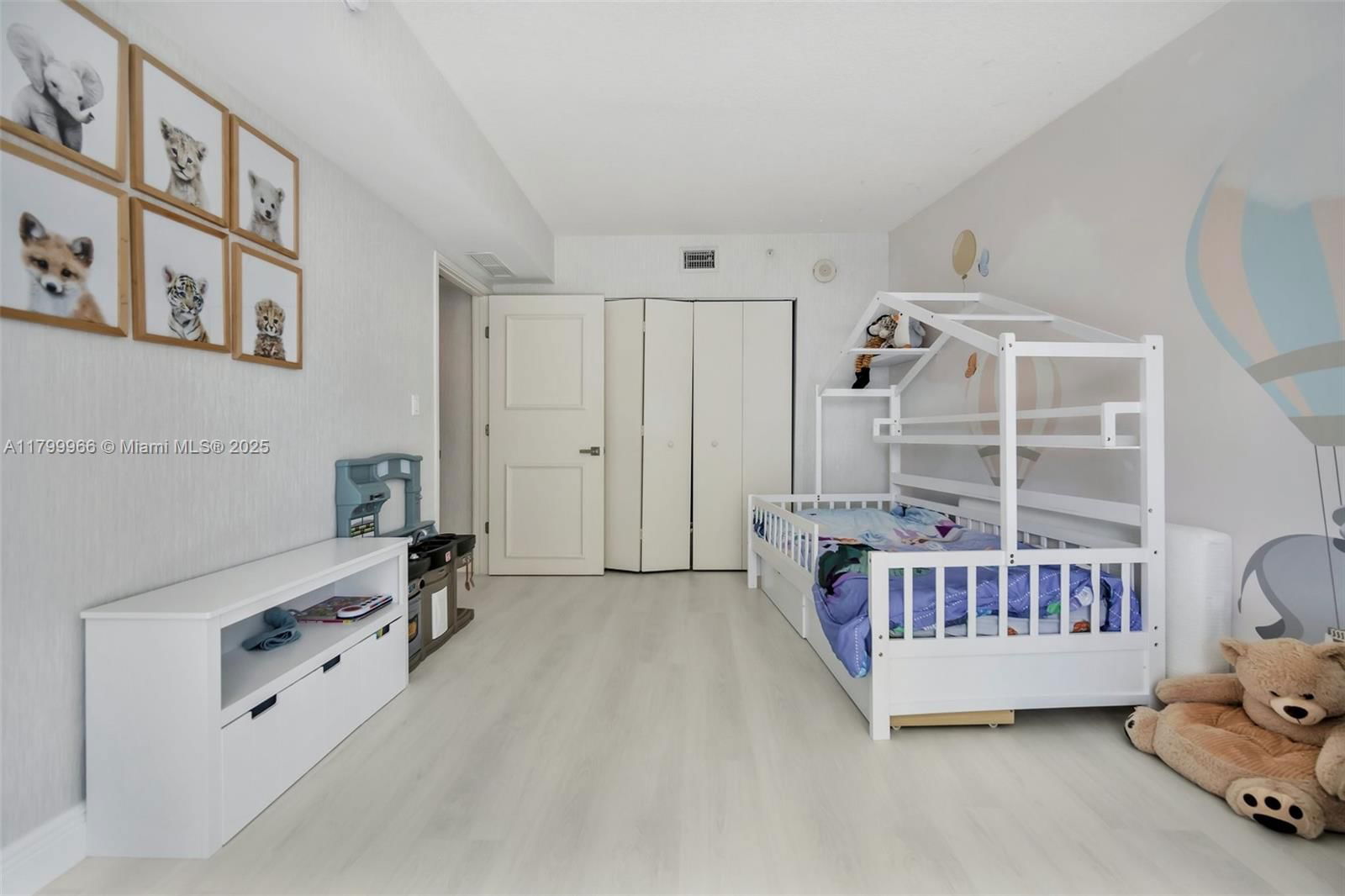 Real estate property located at 200 Sunny Isles Blvd #2-1503, Miami-dade, St Tropez On The Bay Ii C, Sunny Isles Beach, FL