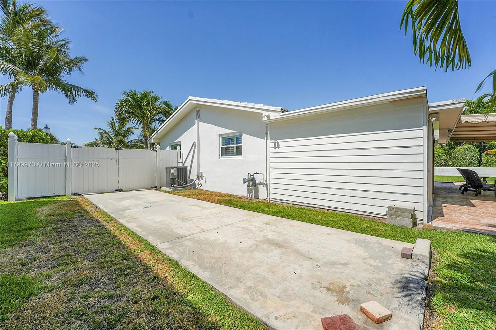 Real estate property located at 121 Tacoma Ln, Palm Beach, Palm Beach Shores, Palm Beach Shores, FL