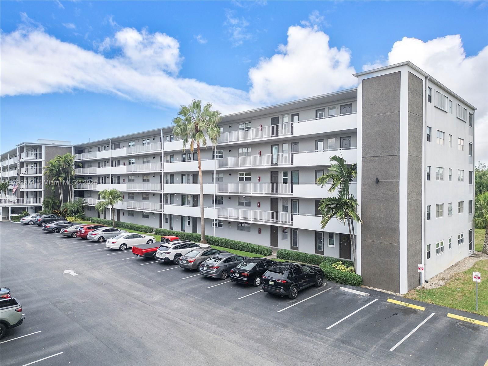 Real estate property located at 4800 Hillcrest Ln #503, Broward, Hillcrest, Hollywood, FL