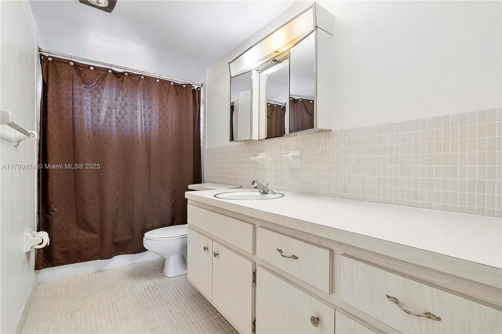 Real estate property located at 4800 Hillcrest Ln #503, Broward, Hillcrest, Hollywood, FL