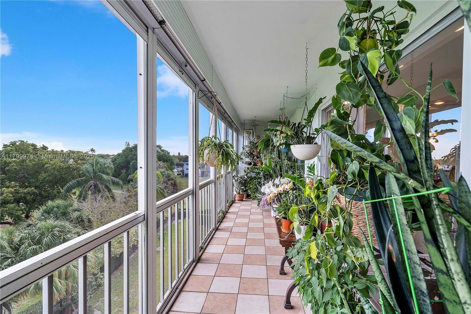 Real estate property located at 4800 Hillcrest Ln #503, Broward, Hillcrest, Hollywood, FL