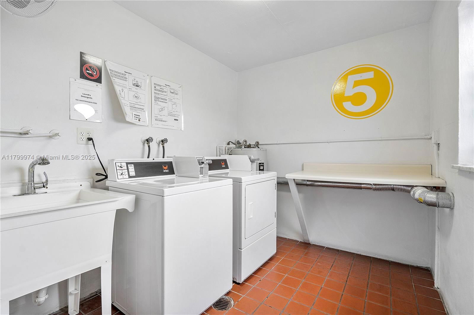 Real estate property located at 4800 Hillcrest Ln #503, Broward, Hillcrest, Hollywood, FL