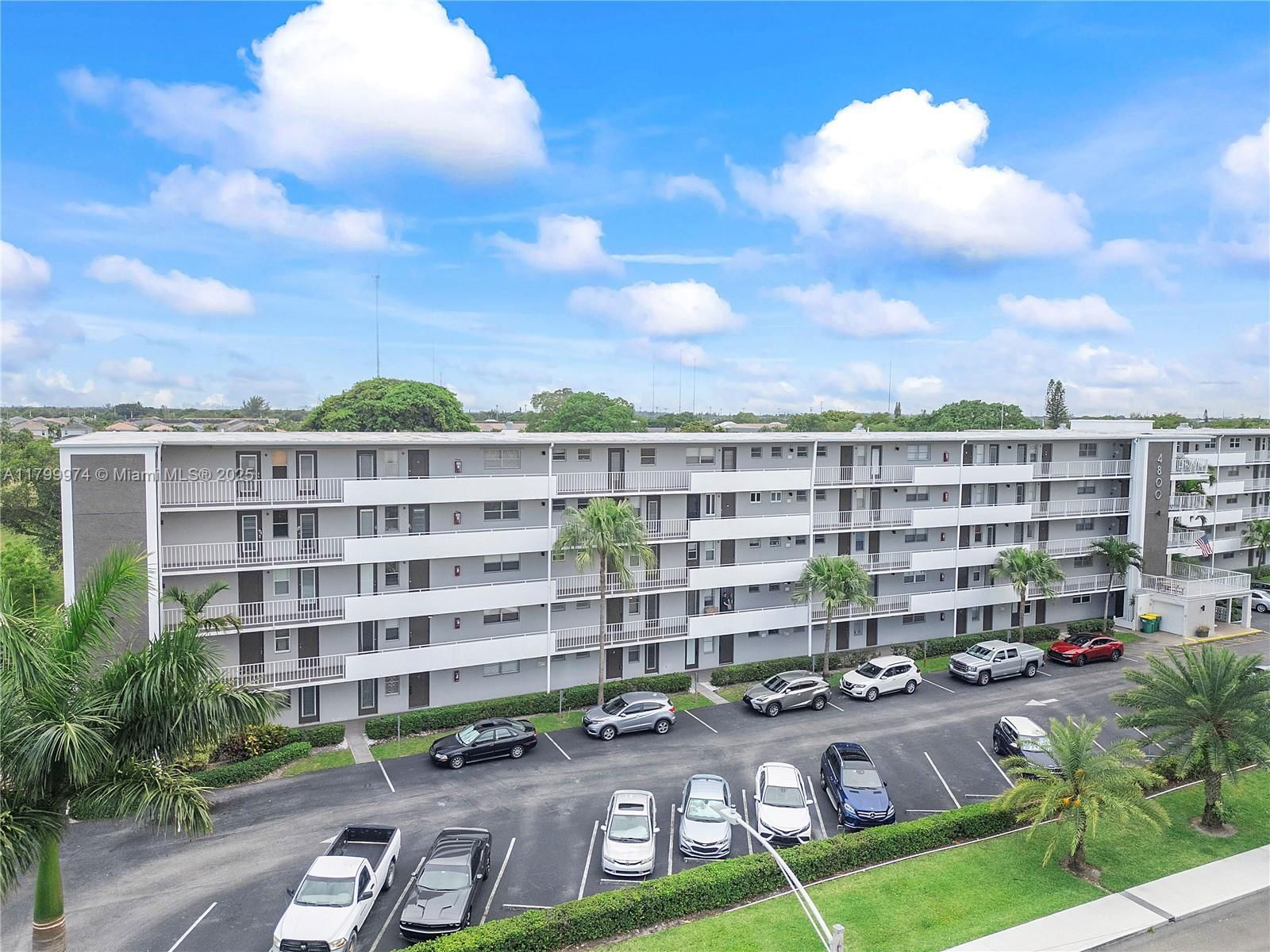 Real estate property located at 4800 Hillcrest Ln #503, Broward, Hillcrest, Hollywood, FL