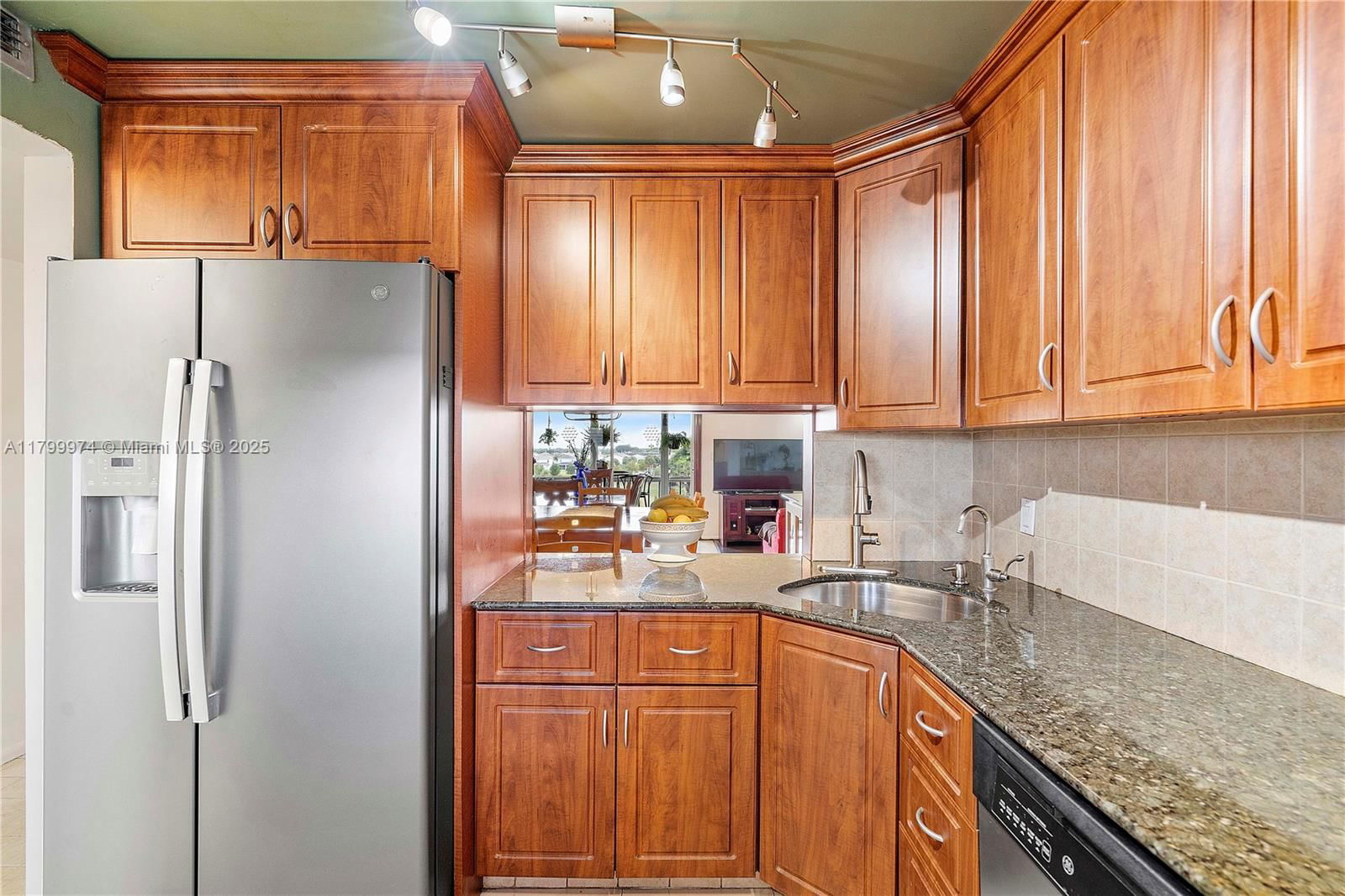Real estate property located at 4800 Hillcrest Ln #503, Broward, Hillcrest, Hollywood, FL