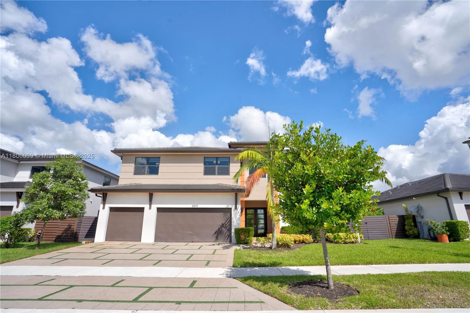 Real estate property located at 9015 161st Ter, Miami-dade, Dunnwoody Lake, Miami Lakes, FL