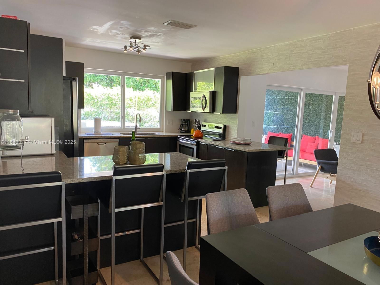 Real estate property located at 1103 Washington St, Broward, Hollywood Lakes Section, Hollywood, FL