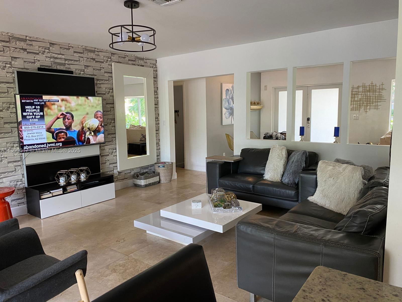 Real estate property located at 1103 Washington St, Broward, Hollywood Lakes Section, Hollywood, FL