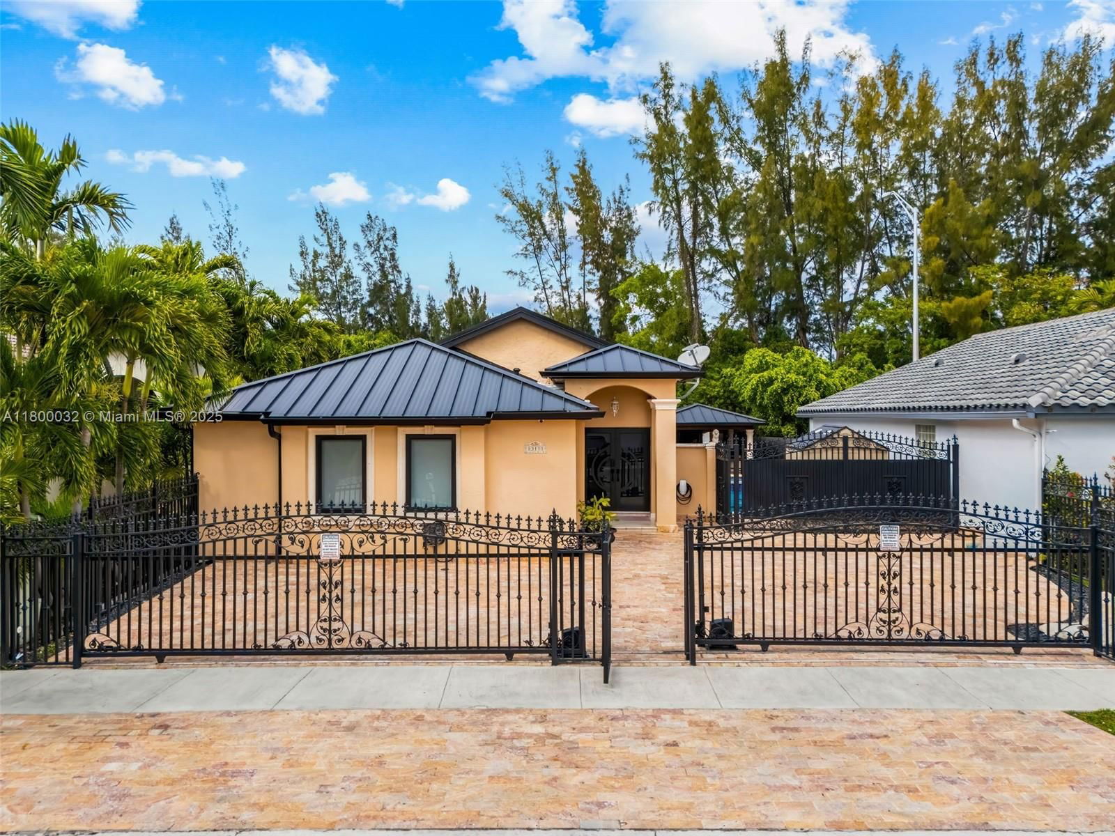 Real estate property located at 13111 11th Ter, Miami-dade, Shoma Homes At Tamiami Ii, Miami, FL