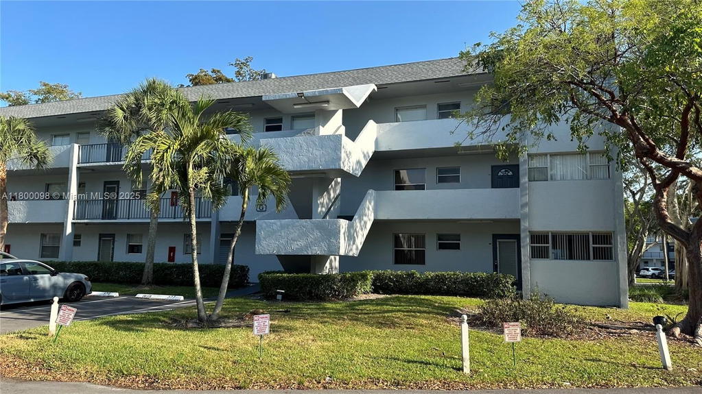 Real estate property located at 8360 Sands Point Blvd G209, Broward, Sands Point Condominium I, Tamarac, FL