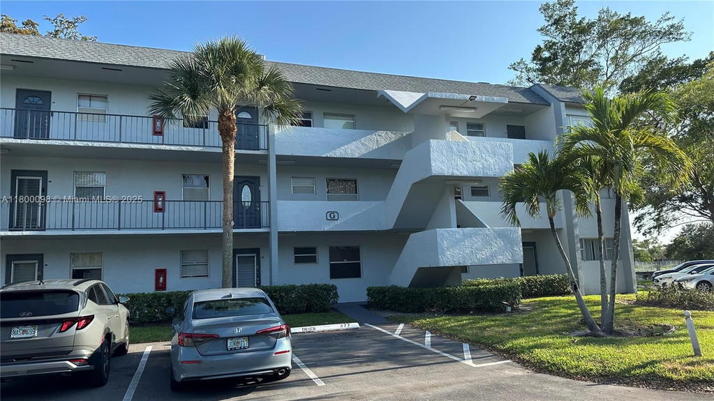 Real estate property located at 8360 Sands Point Blvd G209, Broward, Sands Point Condominium I, Tamarac, FL