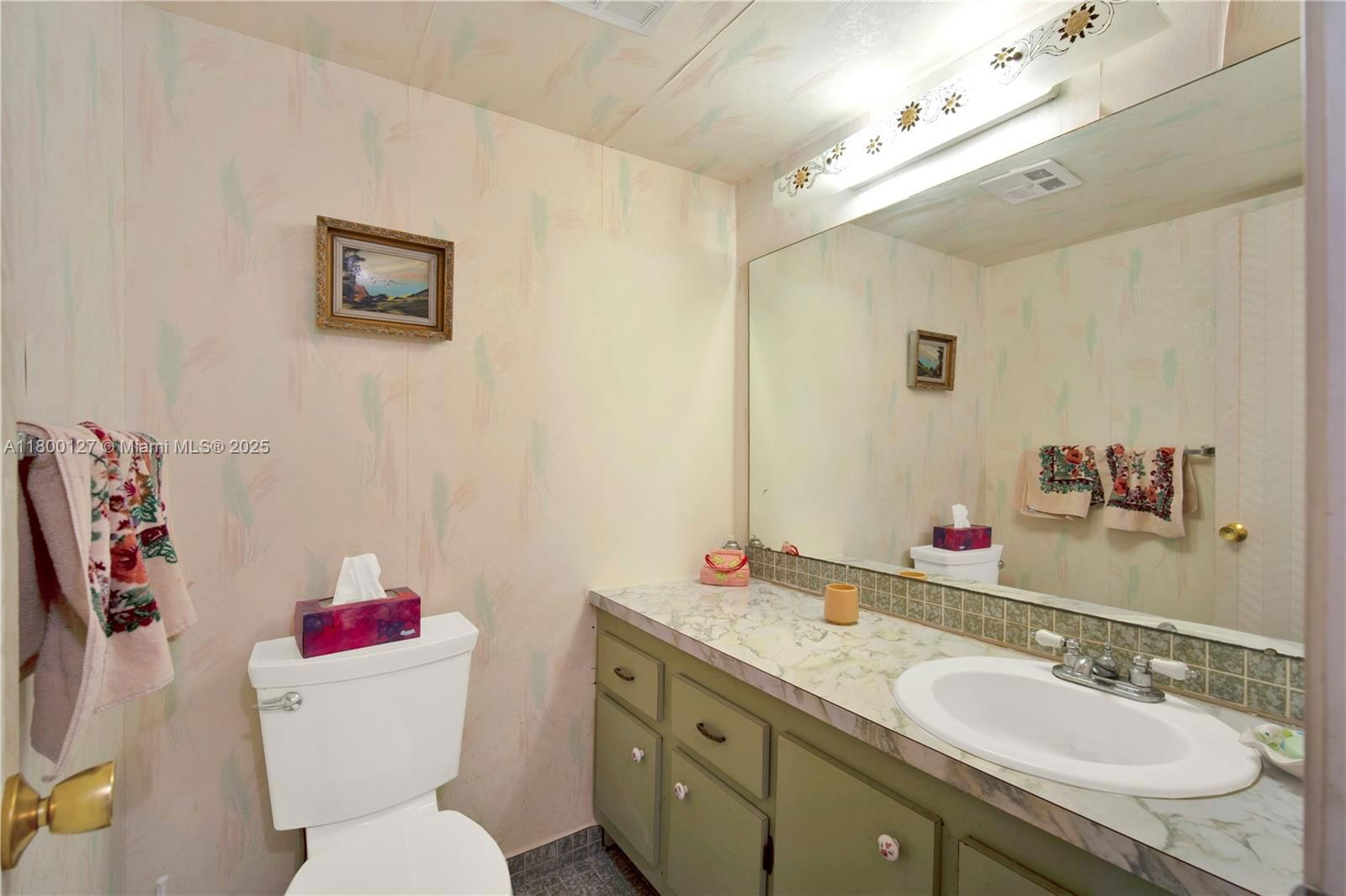 Real estate property located at 4750 22nd Ct #518, Broward, Castle Apartments 11 Cond, Lauderhill, FL