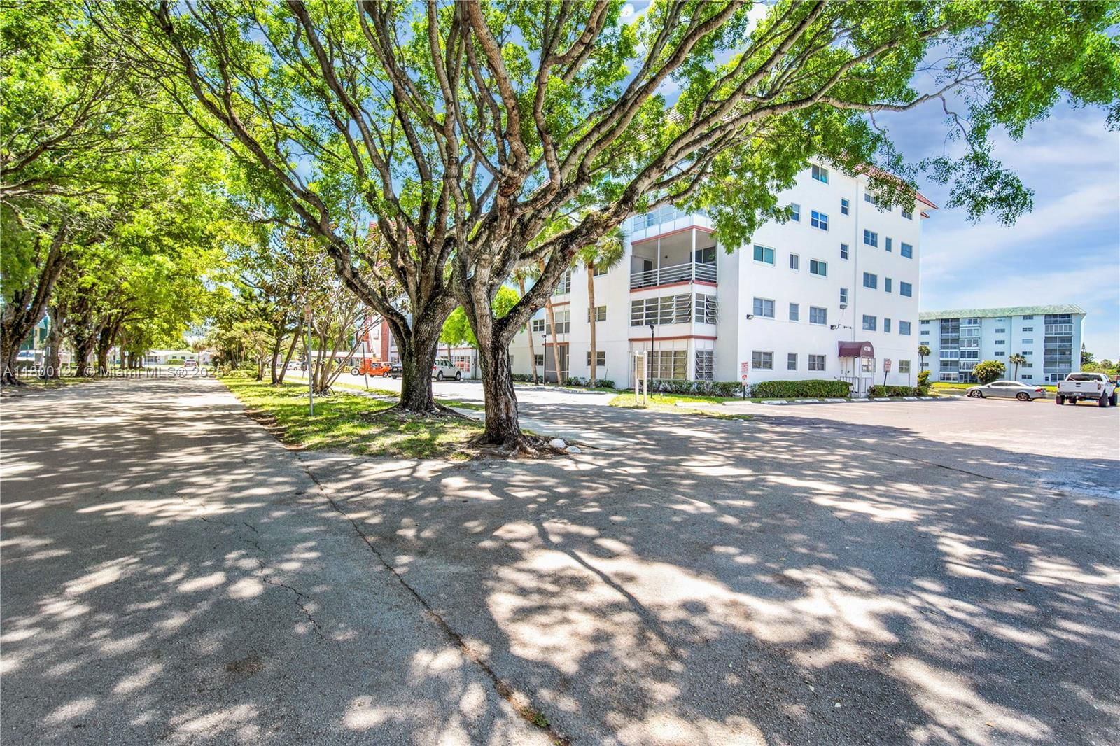 Real estate property located at 4750 22nd Ct #518, Broward, Castle Apartments 11 Cond, Lauderhill, FL