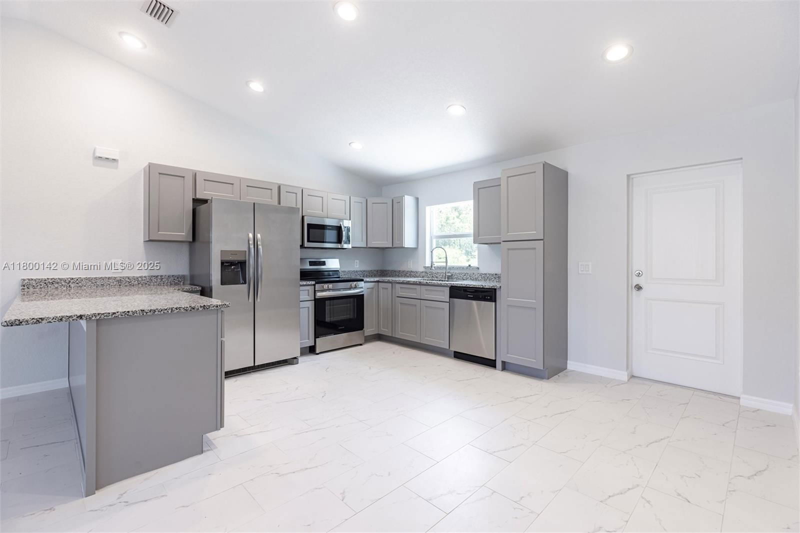 Real estate property located at 2004 Rosa Ct, Lee, Greenbriar Subdivision, Lehigh Acres, FL